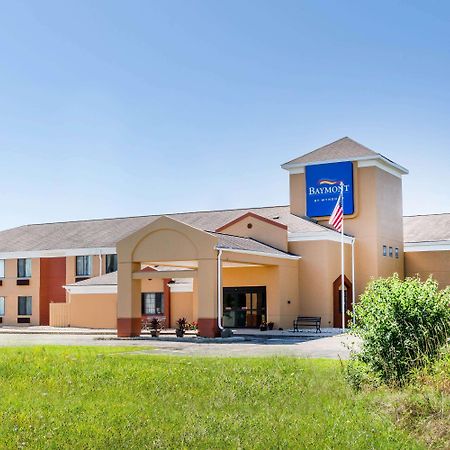 Baymont Inn & Suites By Wyndham Mukwonago Esterno foto