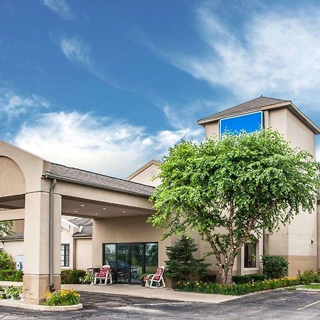 Baymont Inn & Suites By Wyndham Mukwonago Esterno foto