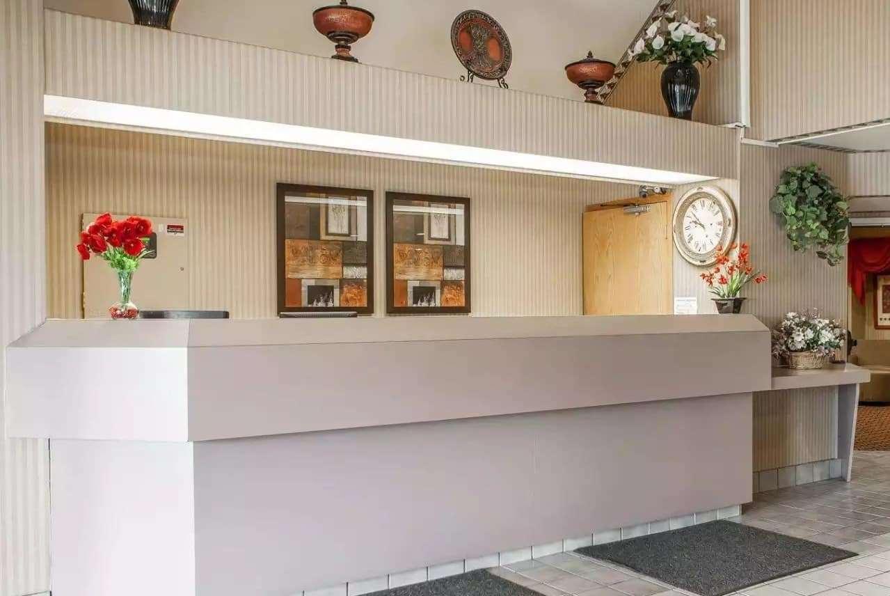 Baymont Inn & Suites By Wyndham Mukwonago Esterno foto