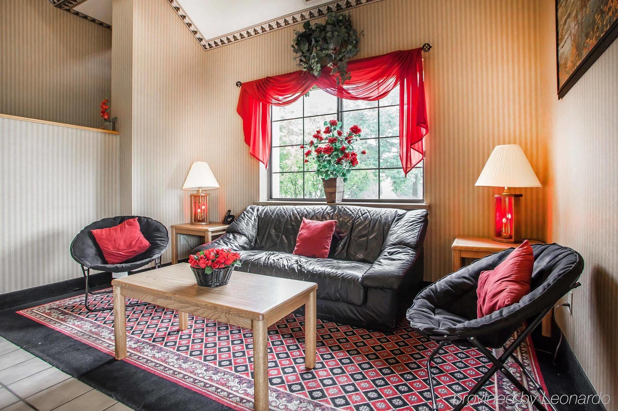 Baymont Inn & Suites By Wyndham Mukwonago Esterno foto