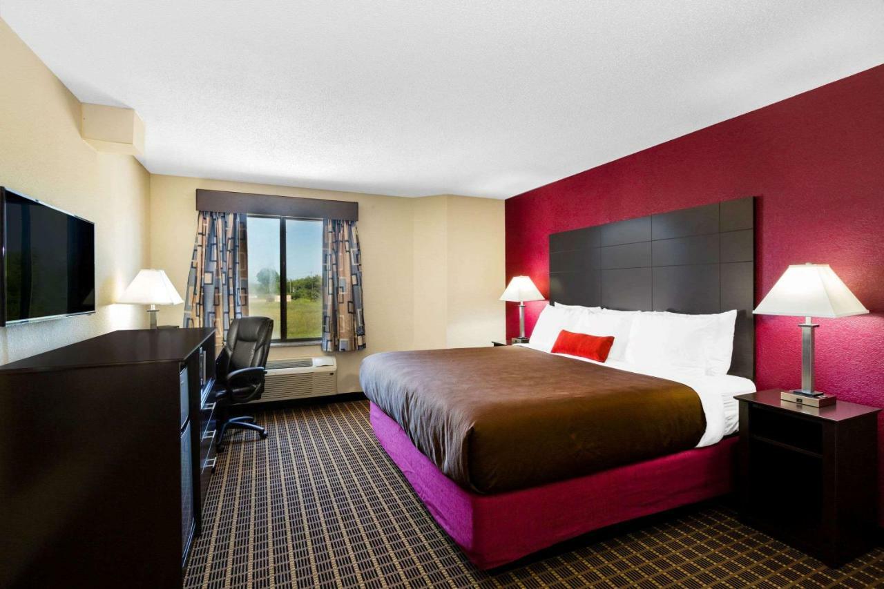 Baymont Inn & Suites By Wyndham Mukwonago Esterno foto